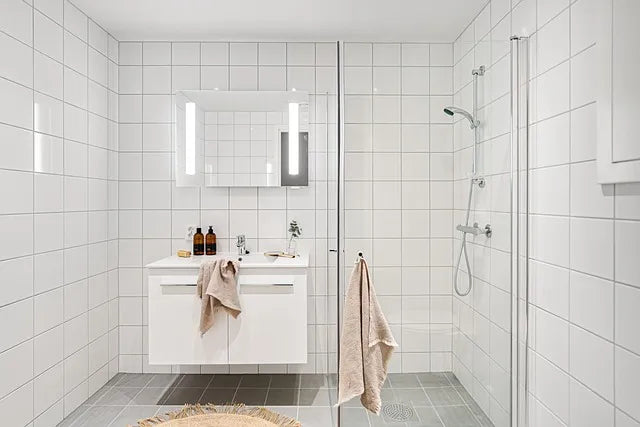 How to Reseal a Shower Door With Trim Properly (Framed & Frameless)